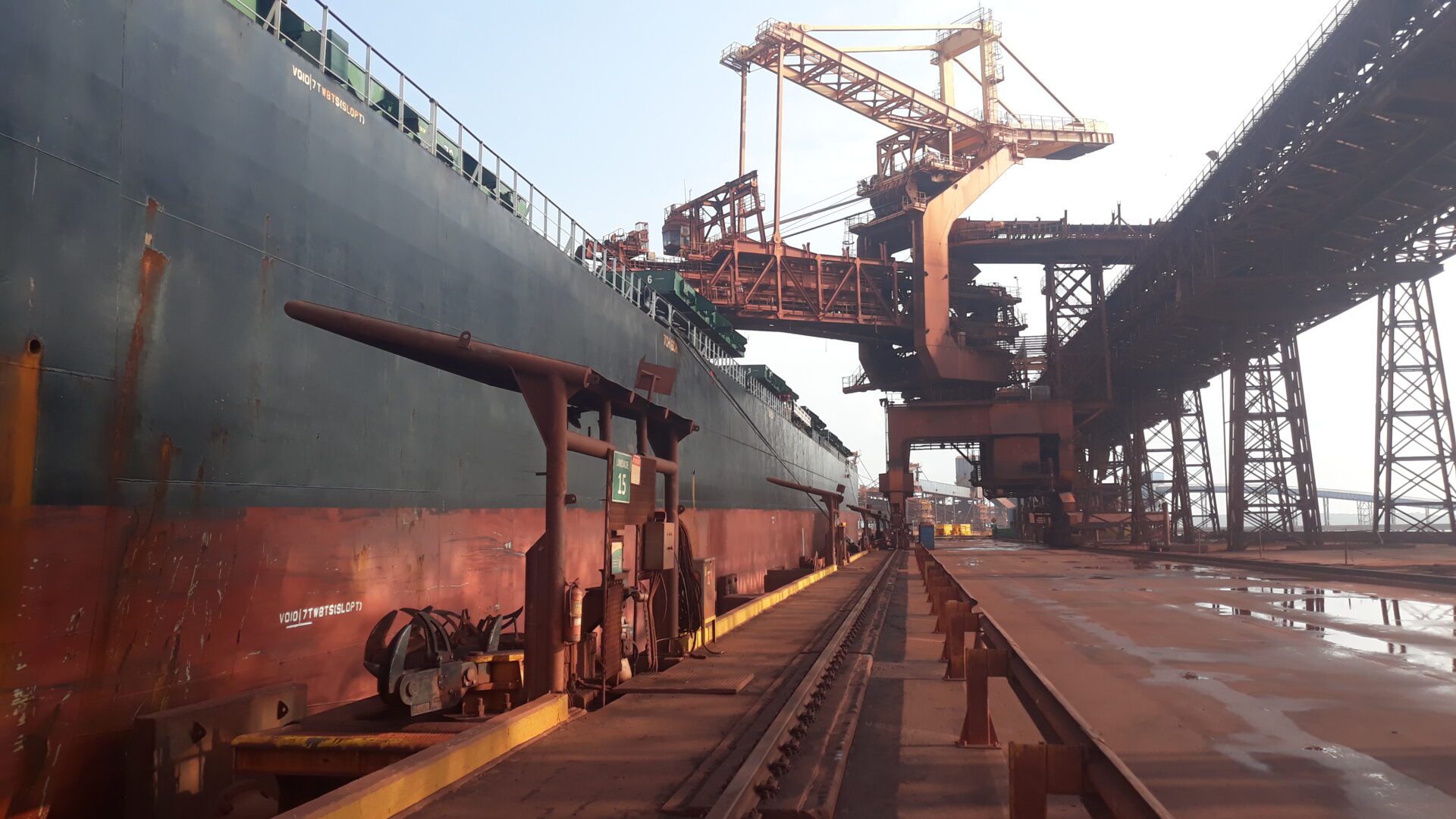 Luiz Araujo Loaders from PDM BRAZIL PIER III NORTH